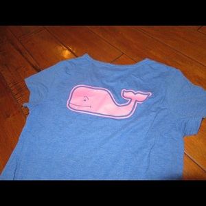 UNIQUE VINEYARD VINES TSHIRT!!